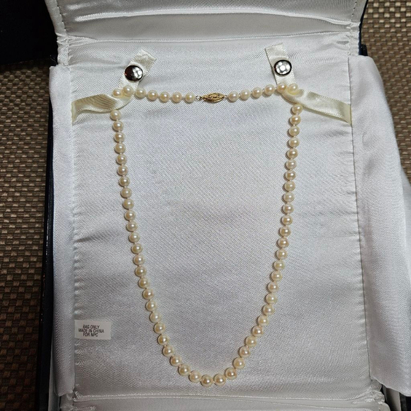 Akoya Jewelry - Akoya Pearls 14k Gold Clasp Knotted Single Strand Cream New In Box Vintage